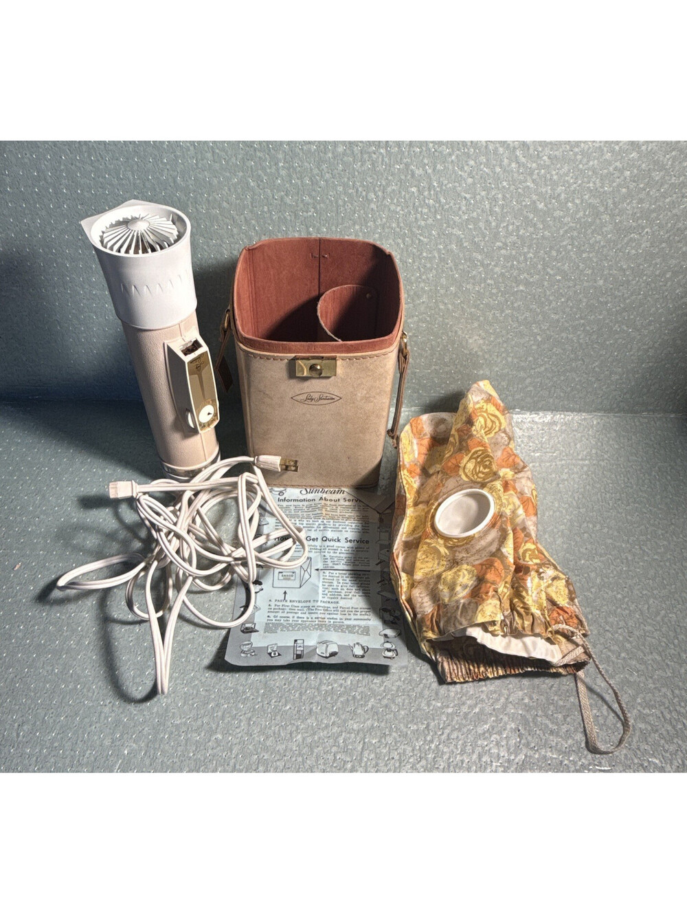 Sunbeam Lady Sunbeam Soft Bonnet Hair Dryer w/ Hood Attachment & Travel Case 60s